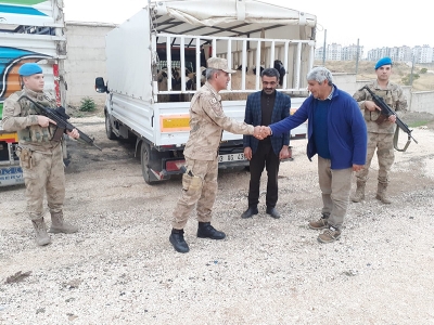 Satın almak için geldiler, çalıp kaçtılar