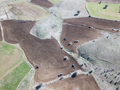 20 yıldır ekilmeyen tarlalar ekildi