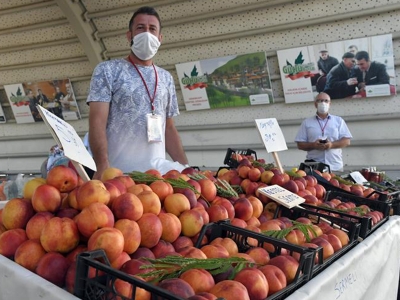 Çiftçi tüketiciyle bu pazarda buluştu
