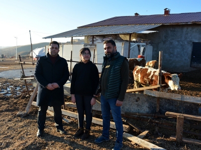 Harçlıklarını biriktirip 12 yaşında hayvancılığa başladı